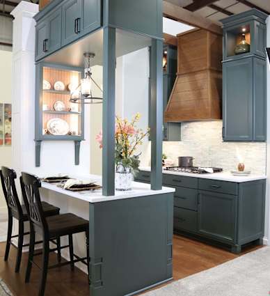 farmhouse cottage kitchen shiplap