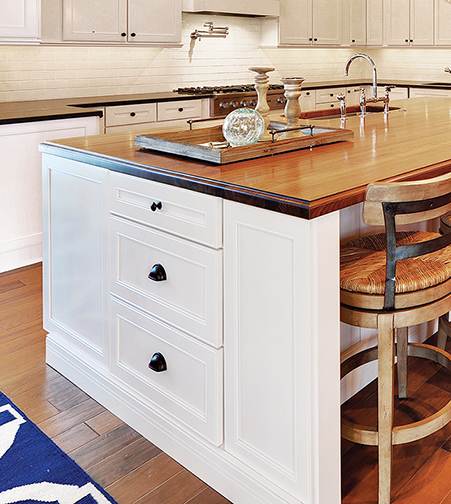 These Light and White cabinets for the 2014 Echelon and Residential Home home were provided by Wellborn Cabinet, Inc.