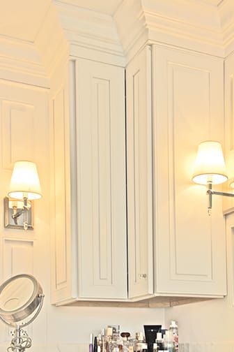 These Light and White cabinets for the 2013 Design Contest and Residential Home home were provided by Wellborn Cabinet, Inc.
