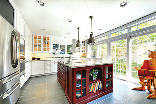 A Maple Kitchen featuring Hanover cabinet doors in Glacier from Wellborn Cabinet, Inc.