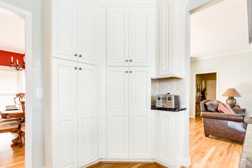 These Light and White cabinets for the 2017 Photo Shoot, Residential Home, and Creative Cabinets & Design home were provided by Wellborn Cabinet, Inc.