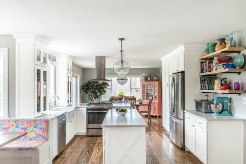 A Maple Kitchen featuring Prairie cabinet doors in Glacier from Wellborn Cabinet, Inc.