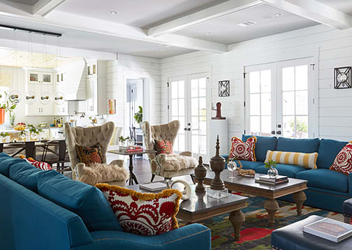 A Medium Density Fiberboard Living Room featuring Bishop cabinet doors in Glacier from Wellborn Cabinet, Inc.