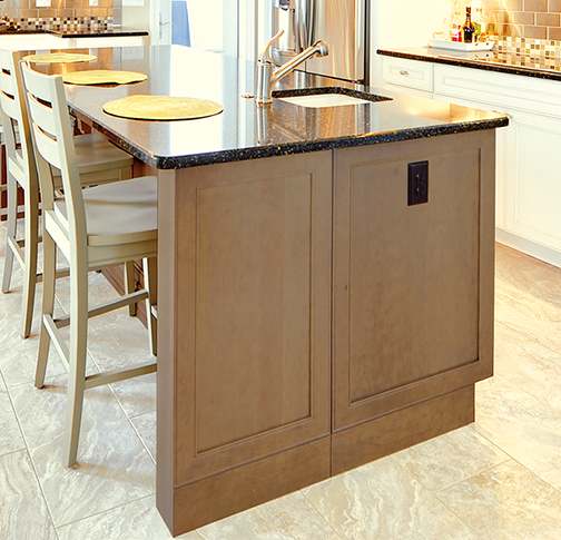 These Brown and Light cabinets for the 2014 Echelon and Residential Home home were provided by Wellborn Cabinet, Inc.