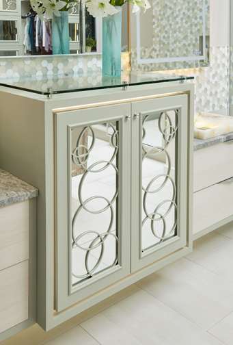 Melrose is Wood Door door group with a Square and Recessed cabinet door from Wellborn Cabinet.