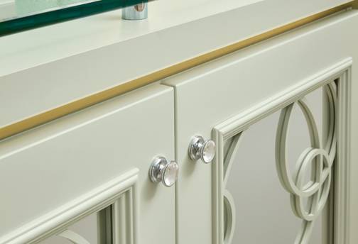 Melrose is Wood Door door group with a Square and Recessed cabinet door from Wellborn Cabinet.