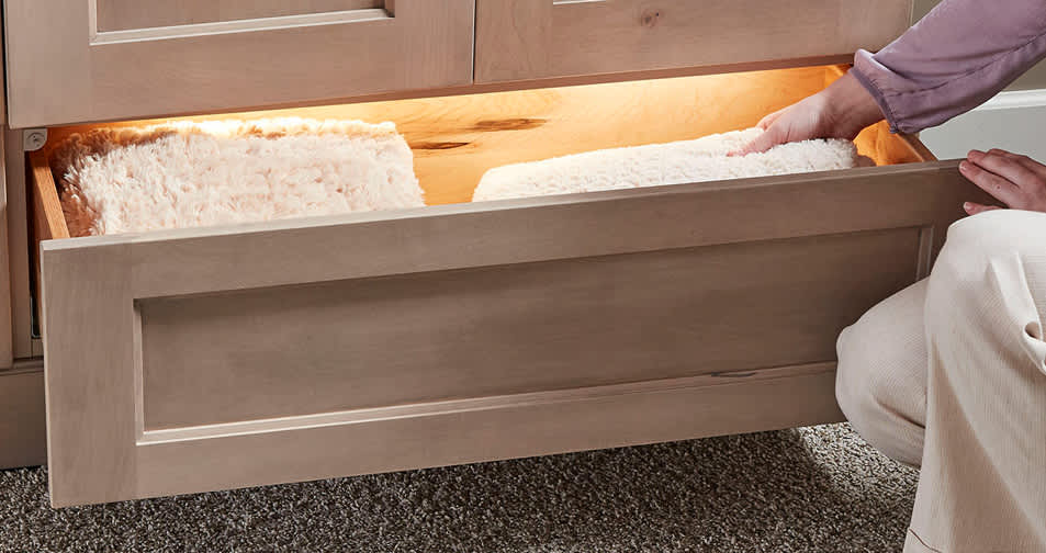 Winslow is Wood Door door group with a Recessed and Square cabinet door from Wellborn Cabinet.