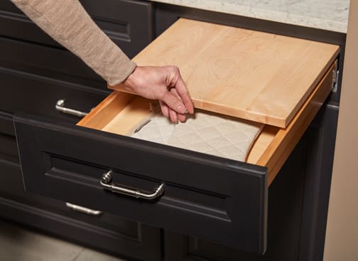 Bedford Arch is a Arch and Raised cabinet door from Wellborn Cabinet.