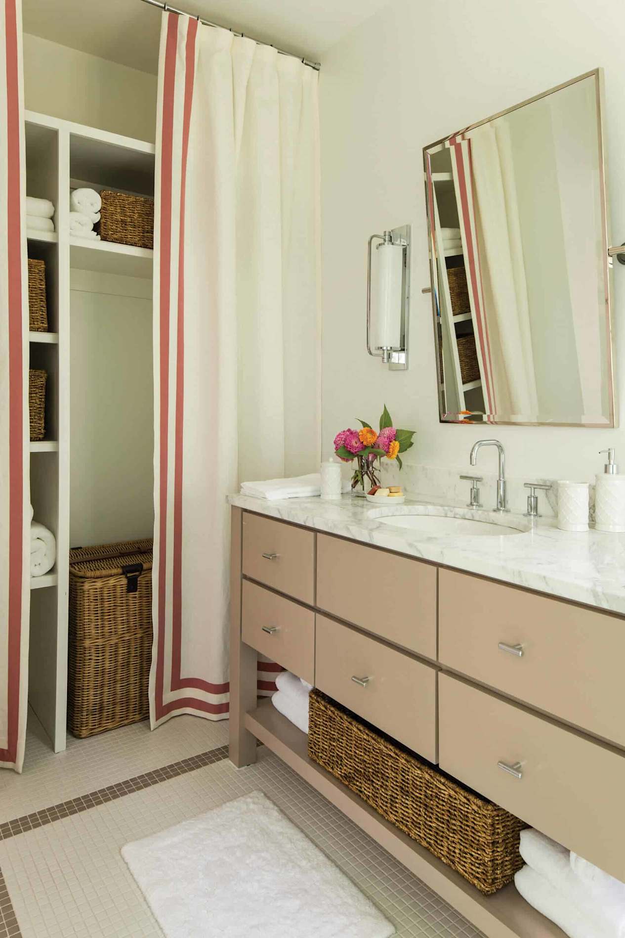 2014 Palmetto Bluff Idea House. Upstairs Girls bathroom overall2014 Palmetto Bluff Idea House. Upstairs girls room2014 Palmetto Bluff Idea House. Upstairs girls bathroom
