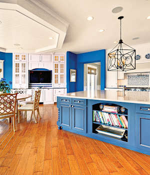 A Maple Kitchen featuring Melrose cabinet doors in Glacier from Wellborn Cabinet, Inc.