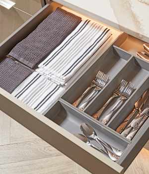 Midtown is Decorative Laminate Veneer Door door group with a Slab cabinet door from Wellborn Cabinet.