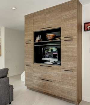 Midtown is Decorative Laminate Veneer Door door group with a Slab cabinet door from Wellborn Cabinet.