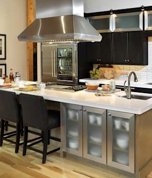 A Maple Kitchen featuring Milan cabinet doors in Nightfall from Wellborn Cabinet, Inc.