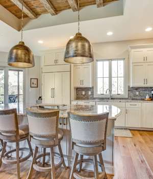 transitional kitchen