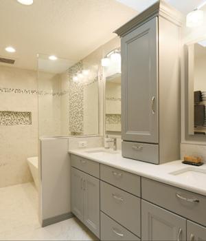 A Maple Bath featuring Chelsea II cabinet doors in Dove from Wellborn Cabinet, Inc.