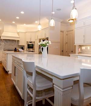 A Maple Kitchen featuring Harmony cabinet doors in Glacier from Wellborn Cabinet, Inc.
