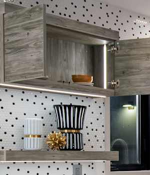 18 WBST ACGL ASR BLR PTA KTCH ICTL SHOWVILLAGE 72L