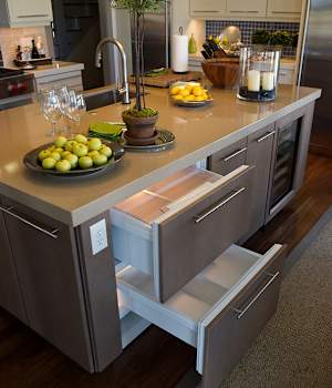 Alto is a Slab cabinet door from Wellborn Cabinet.