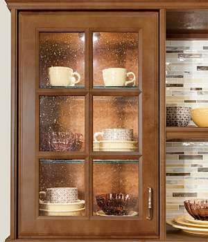 Bedford Square is a Raised and Square cabinet door from Wellborn Cabinet.