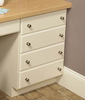 Camden Square is Medium Density Fiberboard Door door group with a Raised and Square cabinet door from Wellborn Cabinet.