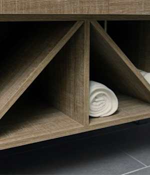 18 WBST OSGL BLR EBM HKA BATH BOSC ShowVillage 006 72L