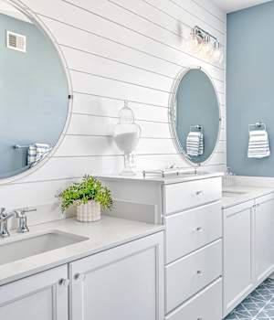 The Bright White cabinet finish from Wellborn Cabinet, Inc.