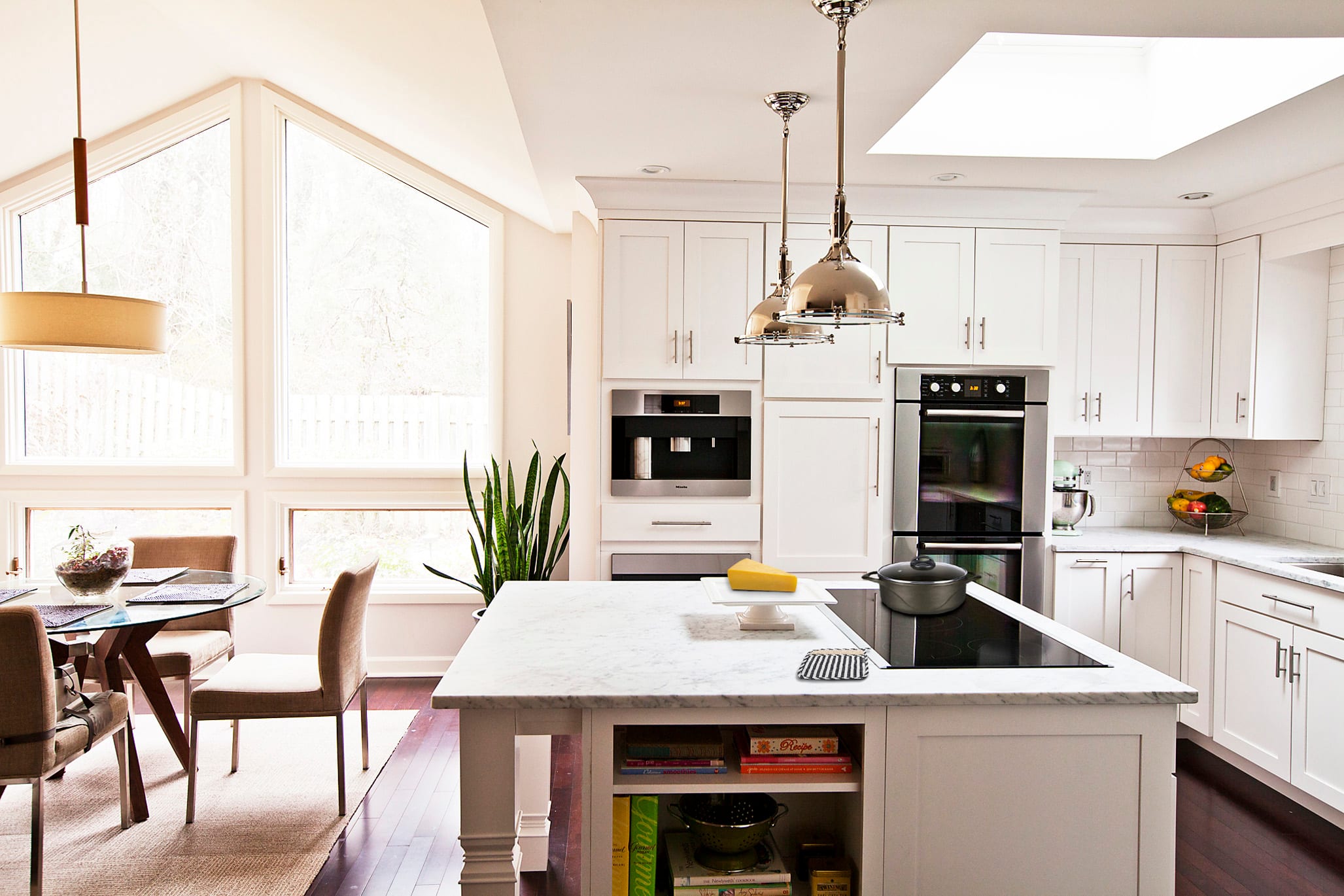 A Maple Kitchen featuring Hanover cabinet doors in Divinity from Wellborn Cabinet, Inc.
