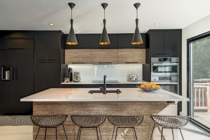 Two-toned modern kitchen with natural colors