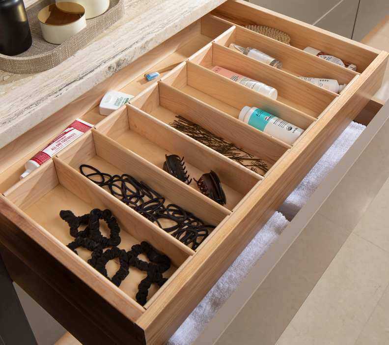 Midtown is Decorative Laminate Veneer Door door group with a Slab cabinet door from Wellborn Cabinet.