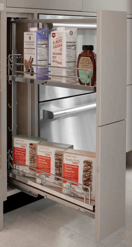 Midtown is Decorative Laminate Veneer Door door group with a Slab cabinet door from Wellborn Cabinet.